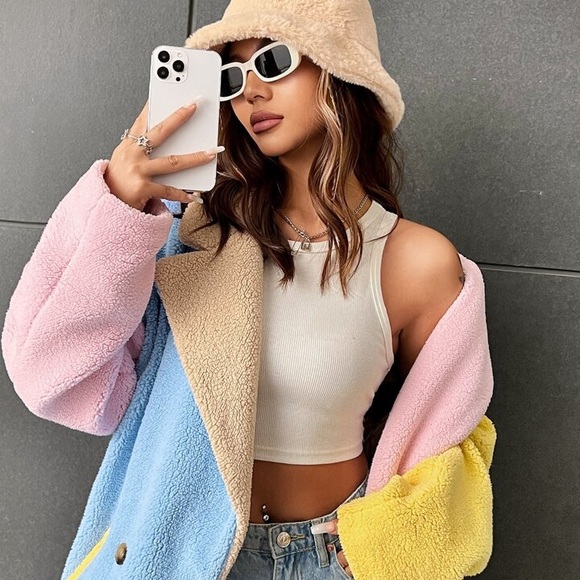 Qutie Color Block Teddy Coat - Picture 2 of 7